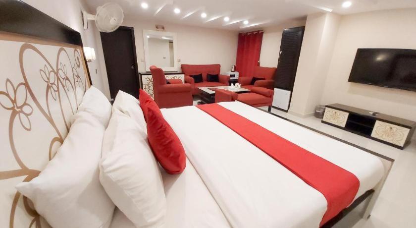 Hotel Mairona Gulberg Lahore Luaran gambar