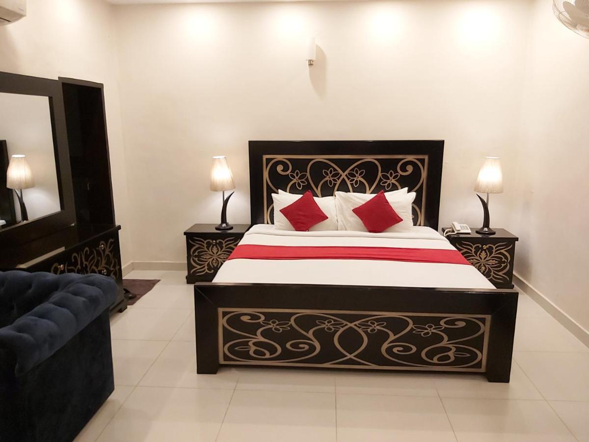 Hotel Mairona Gulberg Lahore Luaran gambar