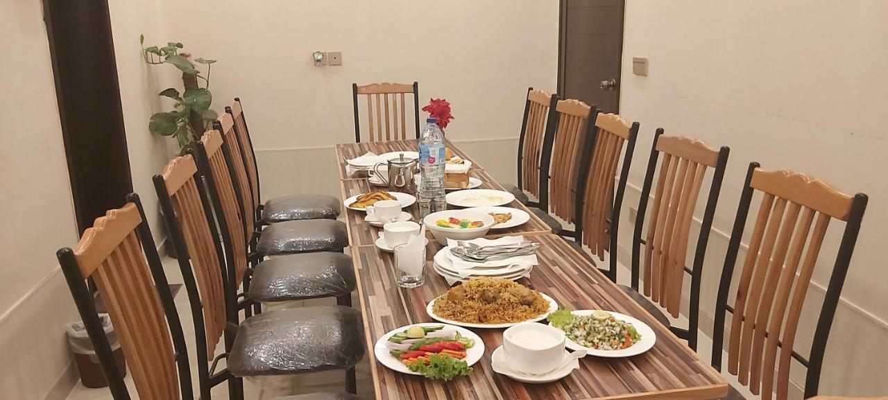 Hotel Mairona Gulberg Lahore Luaran gambar